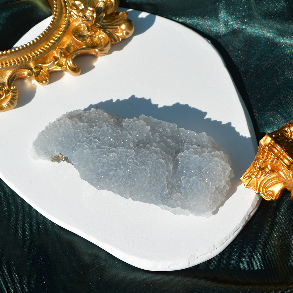 Modri kalcedon druzy