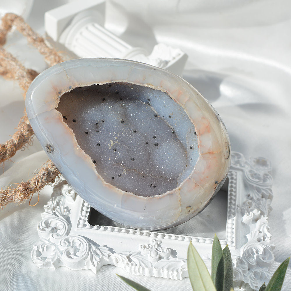 Ahat druzy egg