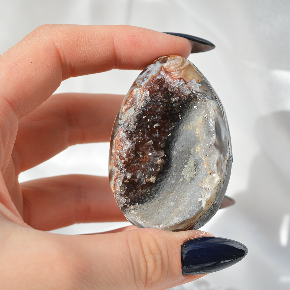 Ahat druzy egg