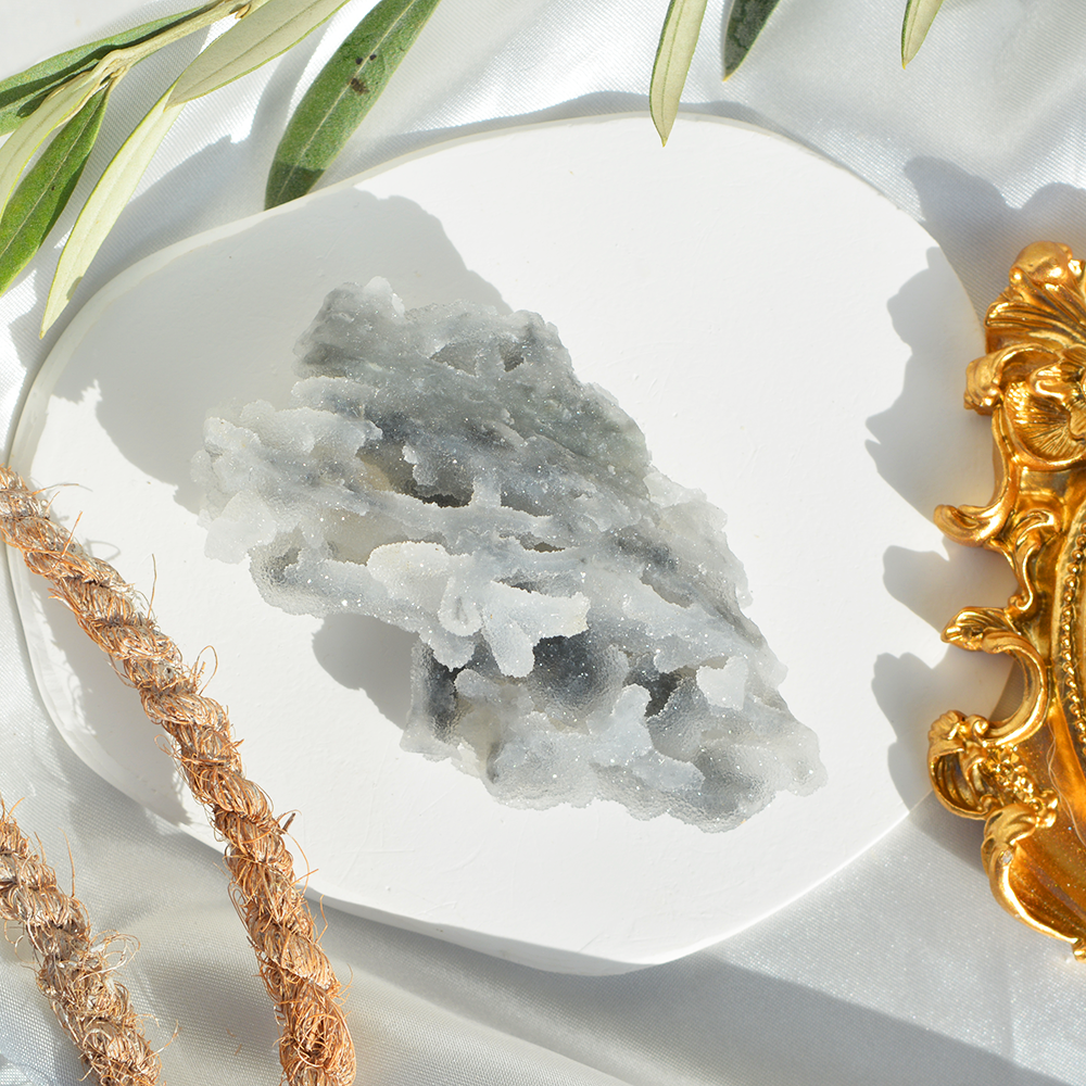 Modri kalcedon druzy