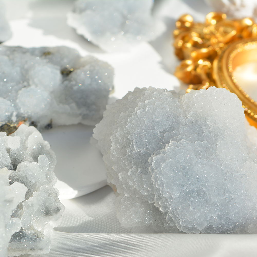 Modri kalcedon druzy