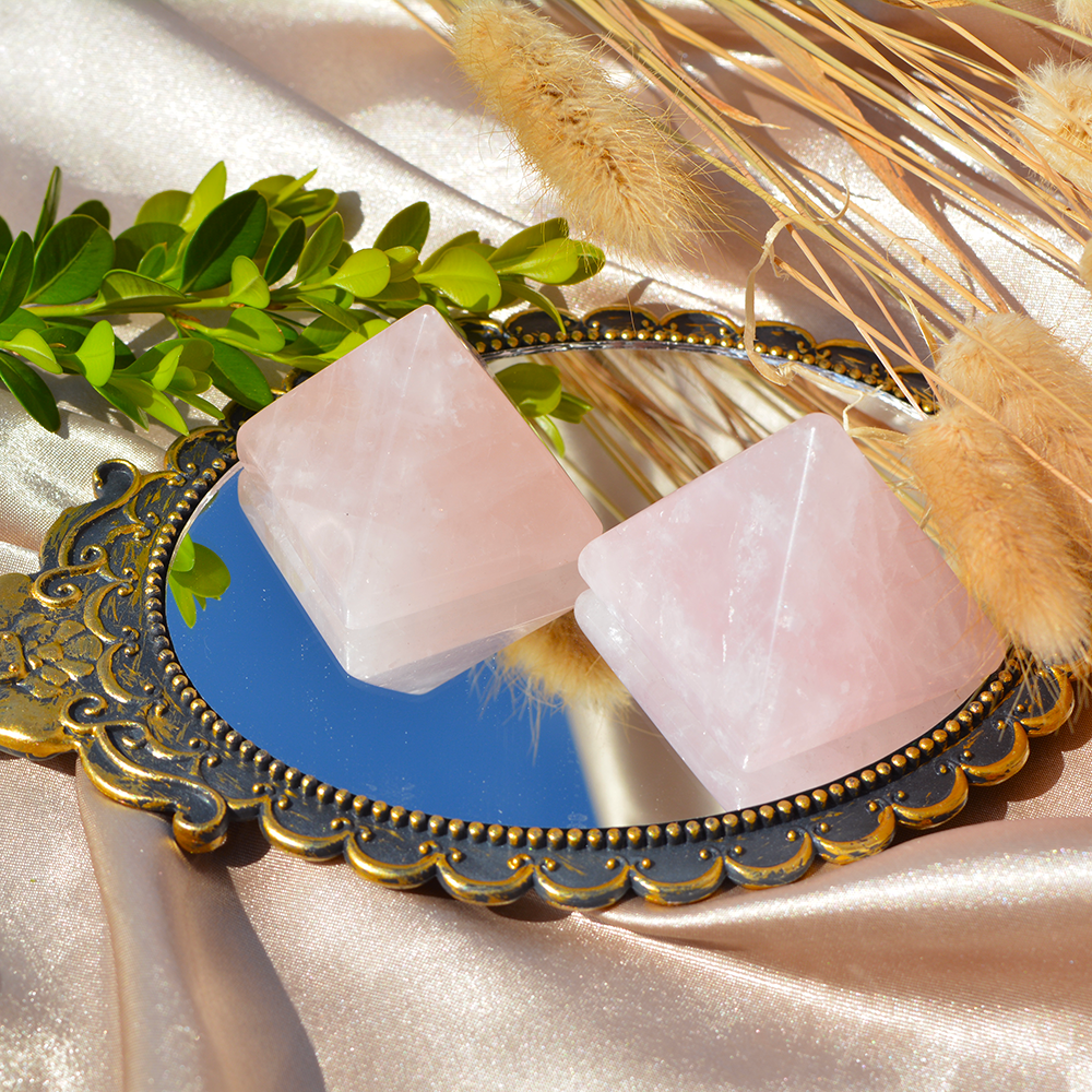 Rose quartz piramida