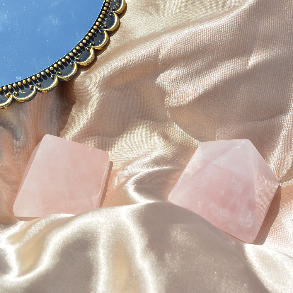 Rose quartz piramida