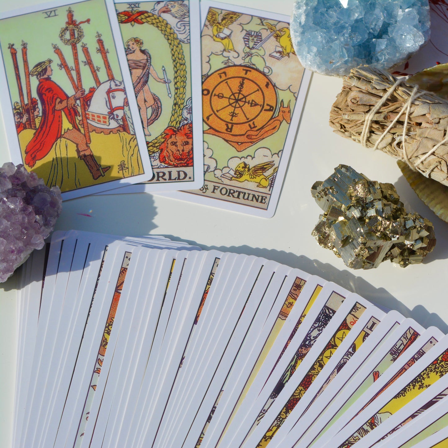 Vpogled v tarot karte