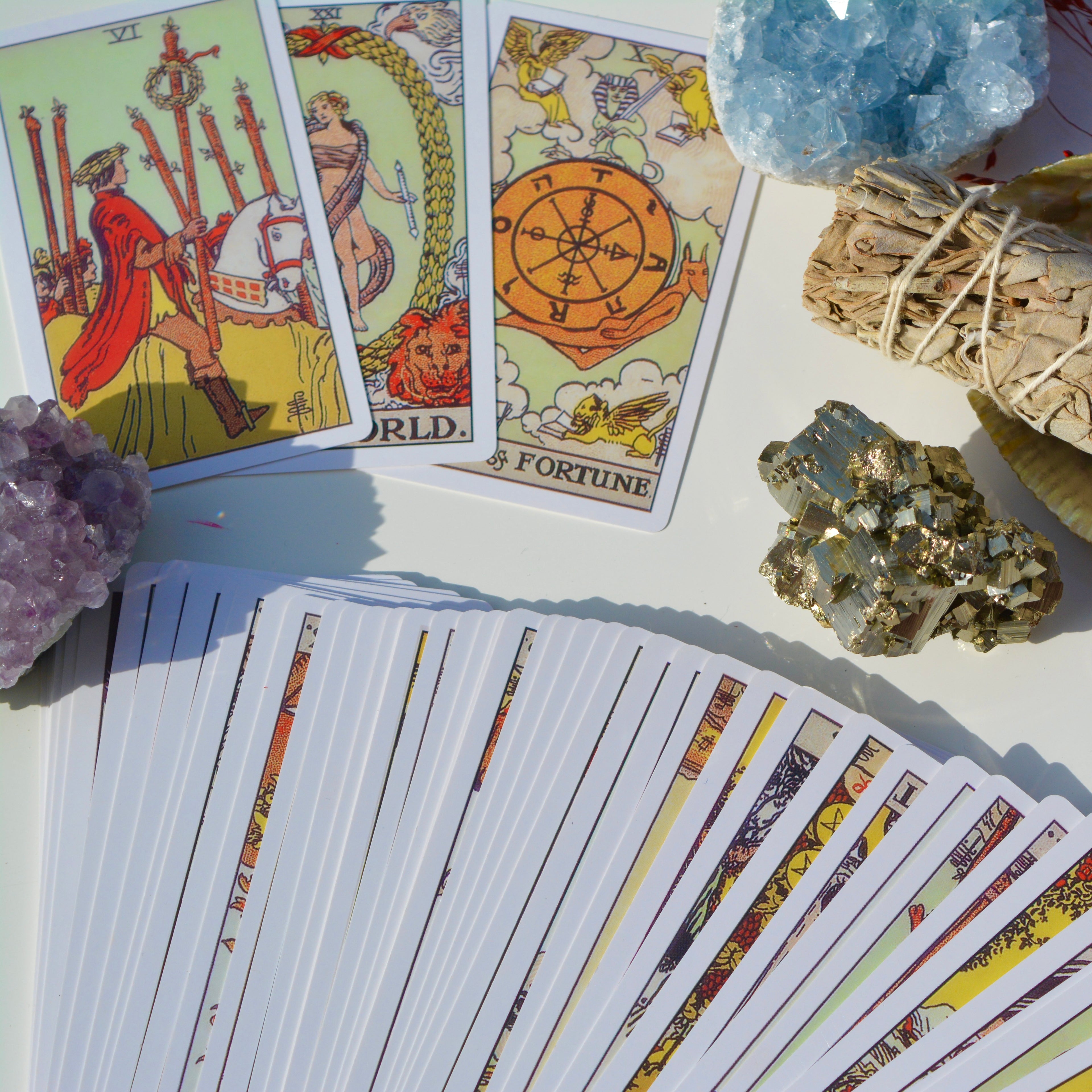 Vpogled v tarot karte