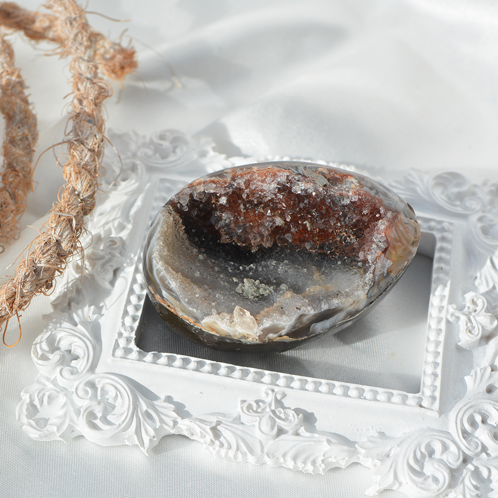 Ahat druzy egg