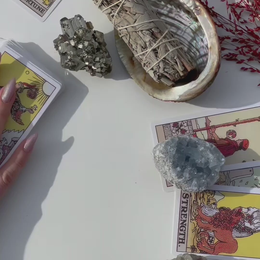 Vpogled v tarot karte